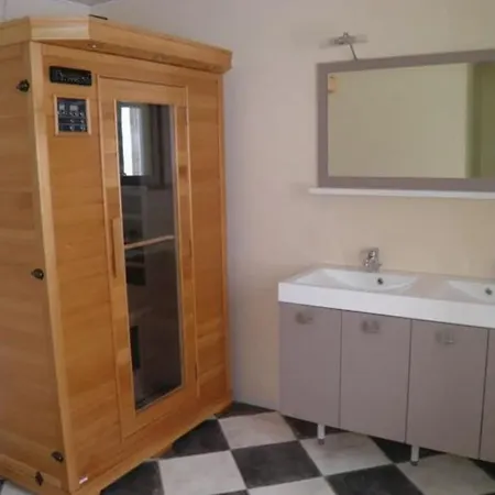 Grand Renove 8 Pers En Haute-loire Calme Et Nature Saint-Jeures